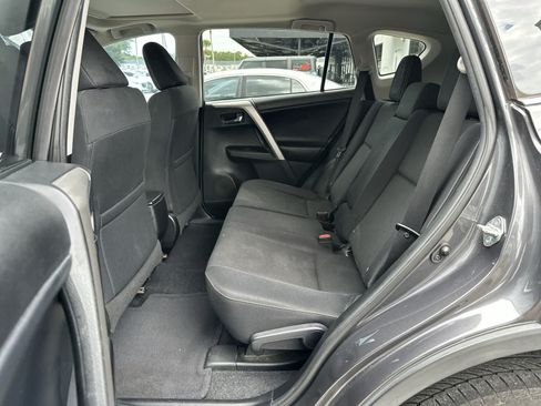Used 2018 Toyota RAV4 XLE FWD image 4