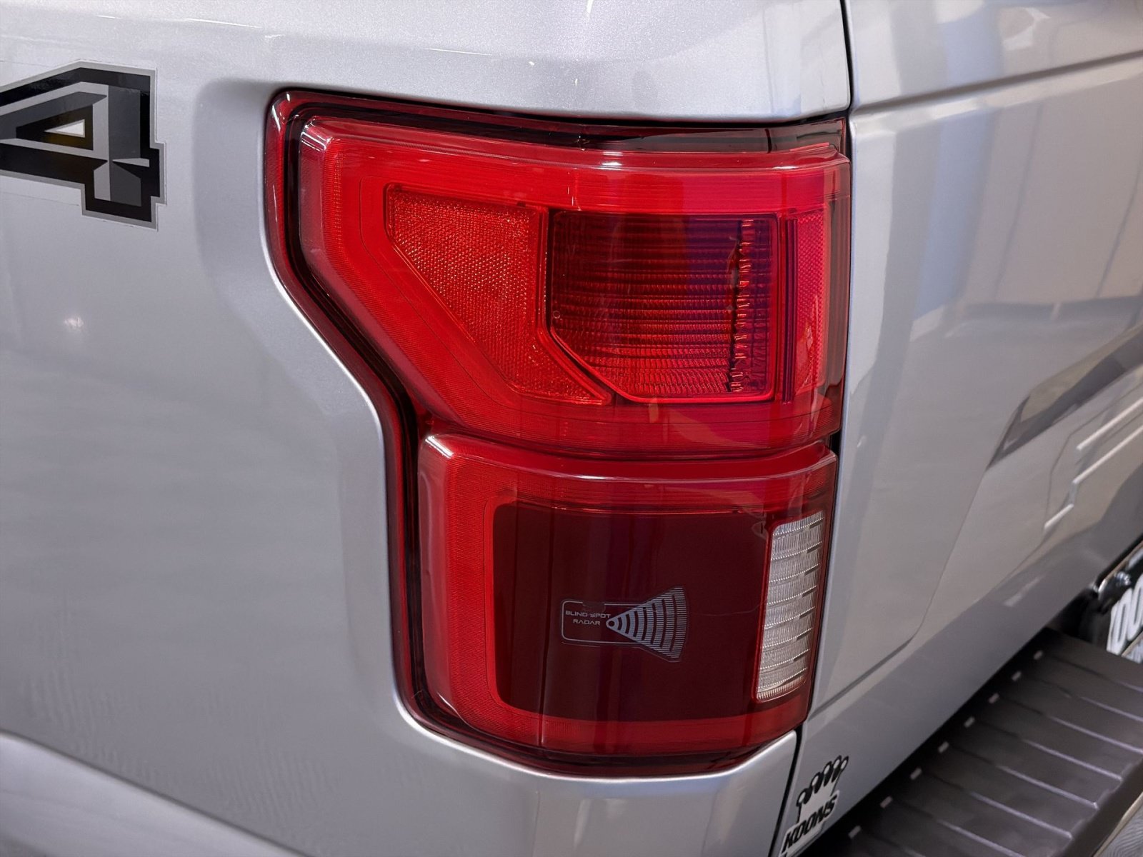 Used 2018 Ford F150 Lariat AWD/4WD image 17