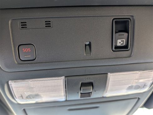 Used 2020 Nissan Titan PRO-4X w/ Pro-4x Convenience Package image 21