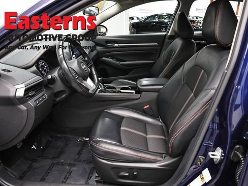 Used 2023 Nissan Altima 2.5 SR FWD image 14