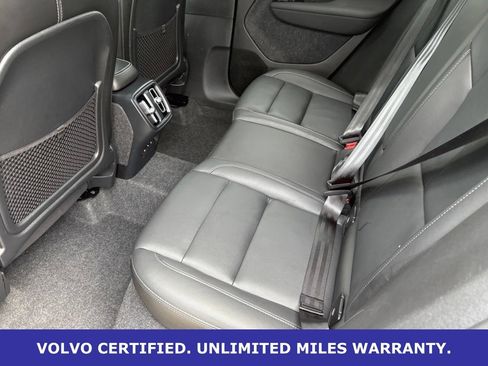 Certified 2025 Volvo XC40 B5 Plus AWD/4WD image 29