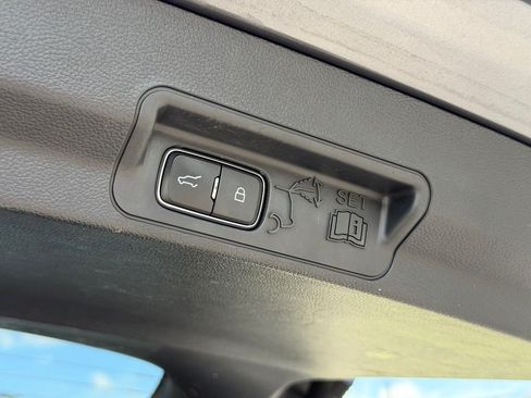 Used 2021 Ford Explorer XLT w/ Equipment Group 202A RWD image 39