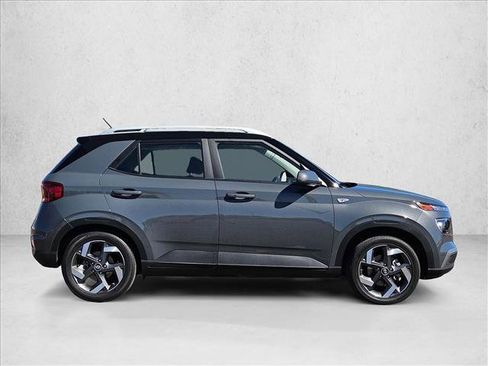 Used 2026 Hyundai Venue SEL FWD image 4