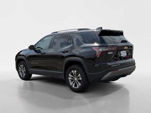 Used 2025 Chevrolet Equinox LT w/ Convenience Package II AWD/4WD image 2
