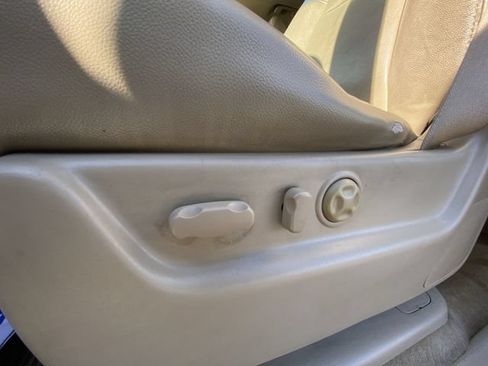Used 2007 Chevrolet Tahoe LT w/ LT Preferred Equipment Group AWD/4WD image 12