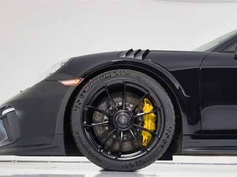 Used 2019 Porsche 911 GT3 RS RWD image 6