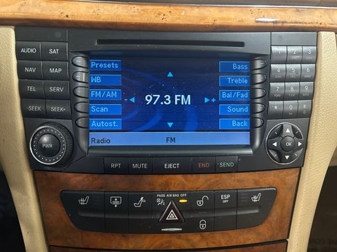 Used 2008 Mercedes-Benz E 350 Sedan image 17
