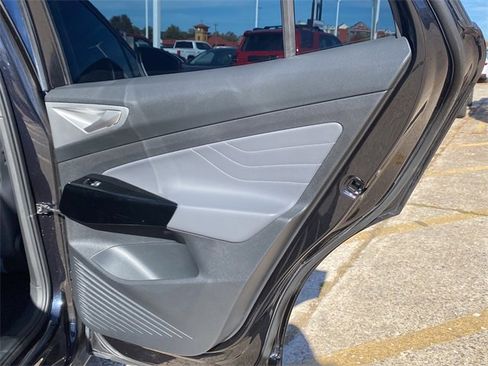 Used 2023 Volkswagen ID.4 Pro S image 12