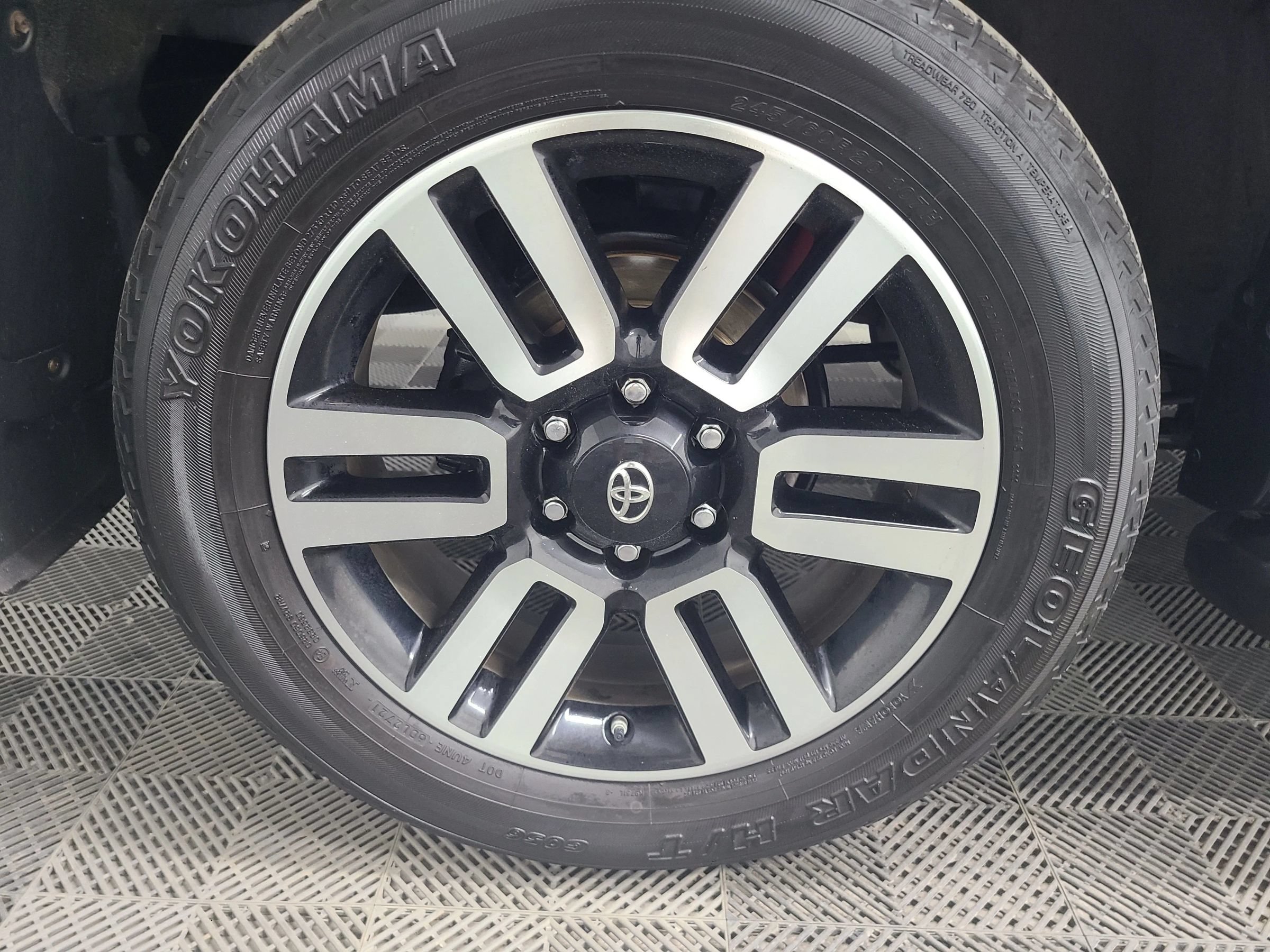 Used 2017 Toyota 4Runner Limited AWD/4WD image 16