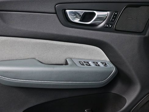 Used 2022 Volvo XC60 T8 R-Design w/ Advanced Package image 6