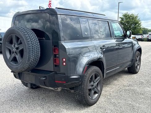 Used 2024 Land Rover Defender 110 X-Dynamic SE AWD/4WD image 7