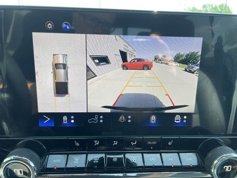 Used 2024 Chevrolet Colorado LT w/ LT Convenience Package III image 19