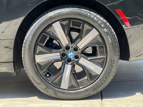 Used 2025 BMW iX xDrive50 w/ Premium Package AWD/4WD image 38