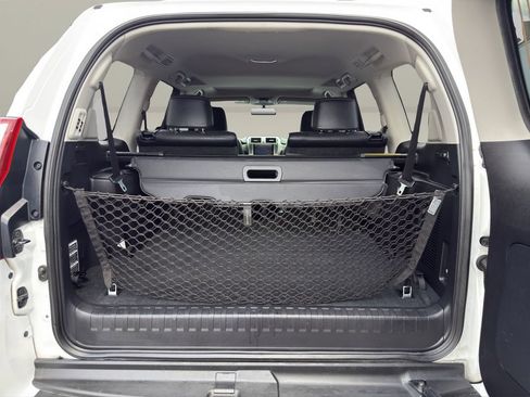 Used 2017 Lexus GX 460 Luxury w/ Sport Design Package AWD/4WD image 23