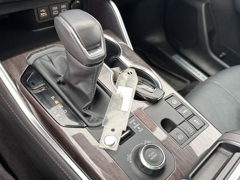 Used 2023 Toyota Highlander Limited AWD/4WD image 29
