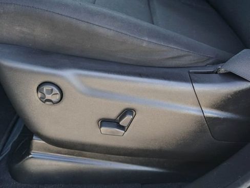 Used 2021 Jeep Grand Cherokee Laredo RWD image 10