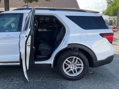 Used 2025 Ford Explorer Active w/ Active Comfort Package RWD image 22