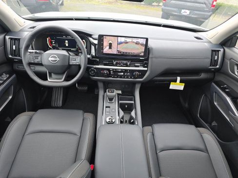 New 2026 Nissan Pathfinder SL image 23