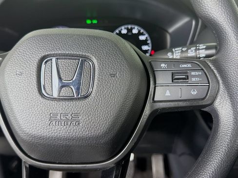 Used 2023 Honda HR-V LX image 13