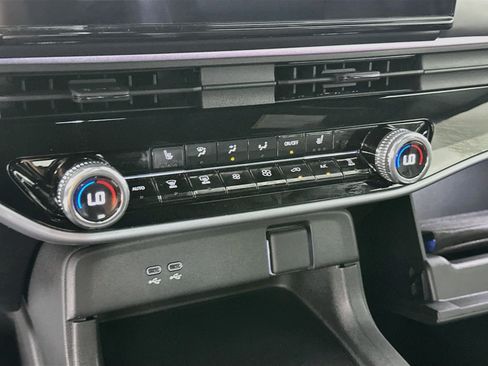 Used 2025 Honda Prologue Touring image 23