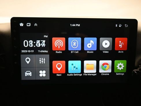 Used 2012 Jeep Wrangler Unlimited Sahara image 14