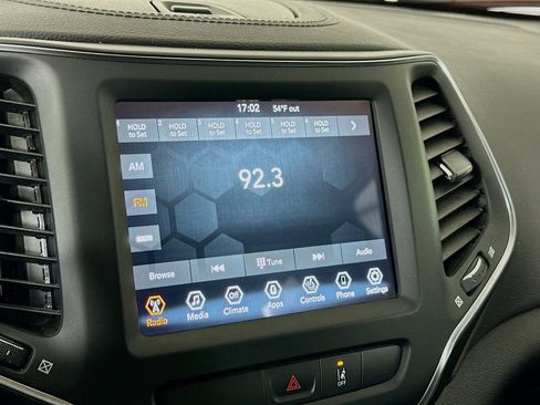 Used 2022 Jeep Cherokee Latitude Lux image 19