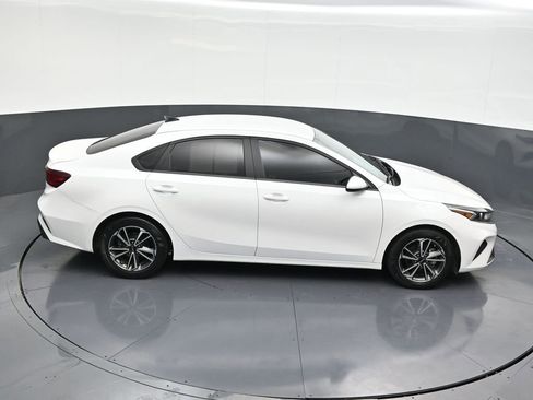 Used 2022 Kia Forte LXS image 22