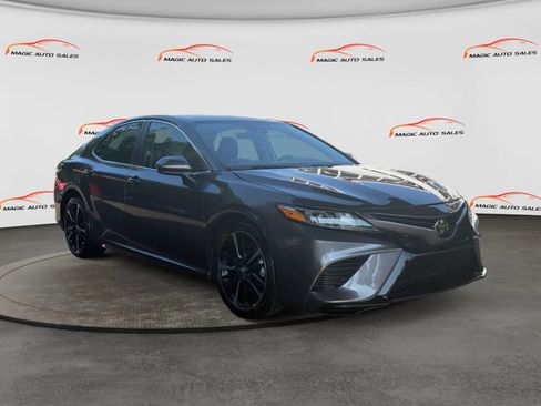 Used 2020 Toyota Camry SE FWD image 5