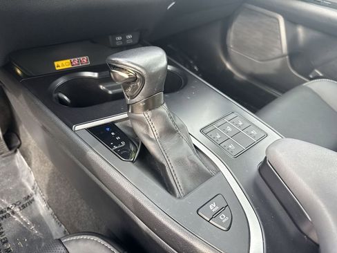 Used 2023 Lexus UX 250h AWD w/ Premium Package image 19