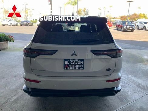 New 2026 Mitsubishi Outlander AWD image 4