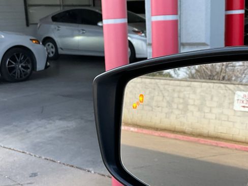 Used 2025 Nissan Versa SV image 19