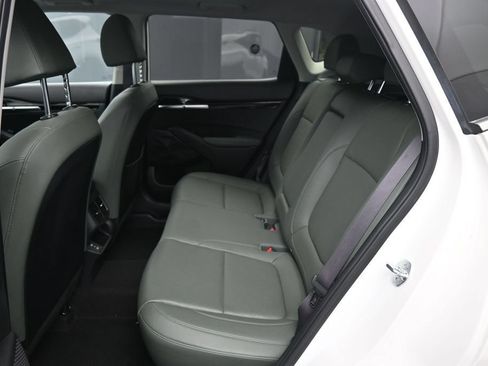 Certified 2024 Kia Seltos SX w/ SX Sunroof Package AWD/4WD image 21