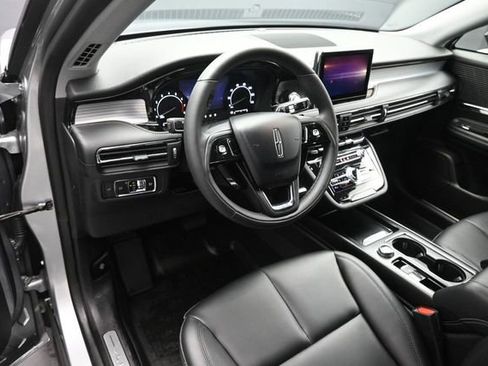 Certified 2022 Lincoln Corsair FWD image 9