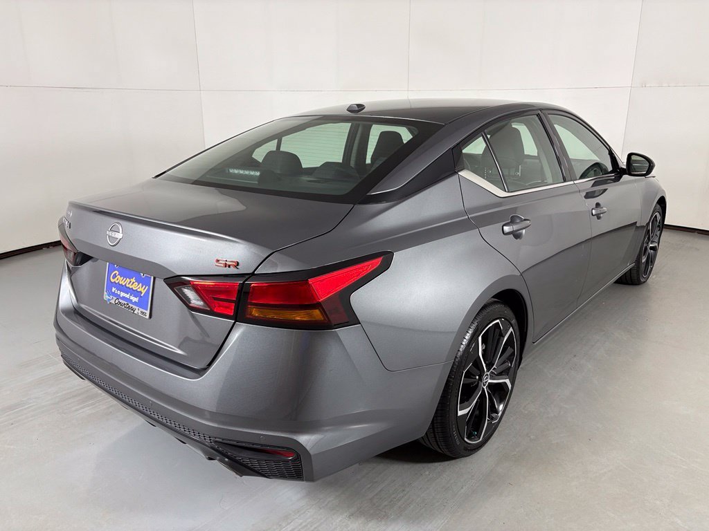 Used 2024 Nissan Altima 2.5 SR FWD image 8
