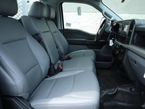 Used 2024 Ford F550 4x4 Regular Cab Super Duty image 21