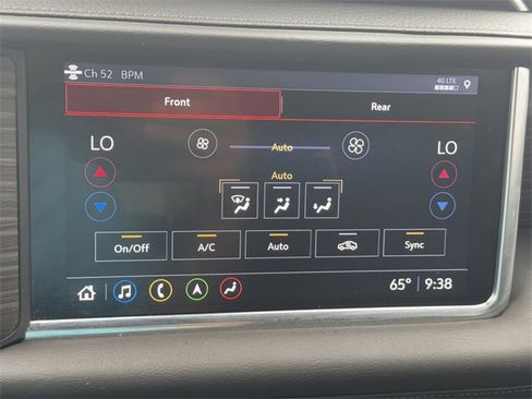 Used 2021 GMC Yukon XL Denali w/ Denali Premium Package image 36