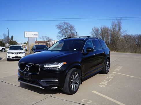 Used 2019 Volvo XC90 T6 Momentum image 1