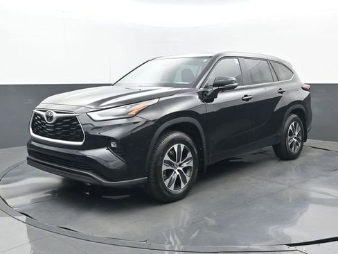 Used 2026 Toyota Highlander XLE AWD/4WD image 25