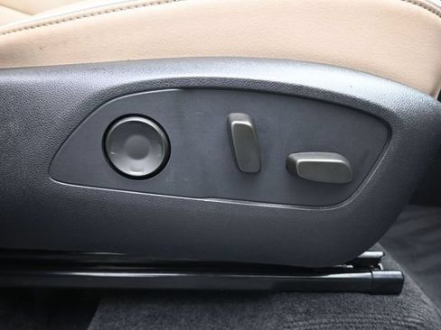 Used 2025 Buick Enclave Preferred FWD image 27