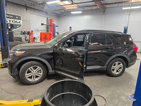 Used 2022 Ford Explorer XLT w/ Equipment Group 202A image 20