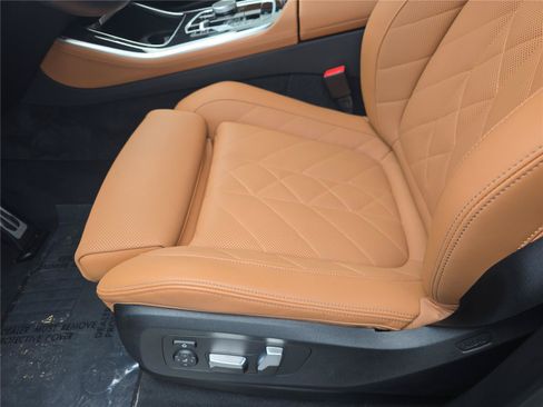 Used 2025 BMW X5 sDrive40i w/ M Sport Package RWD image 15