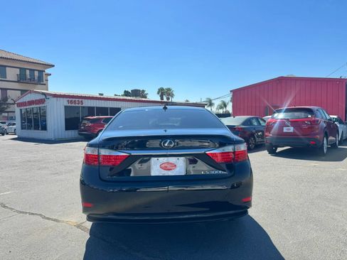 Used 2013 Lexus ES 300h w/ Luxury Pkg FWD image 6