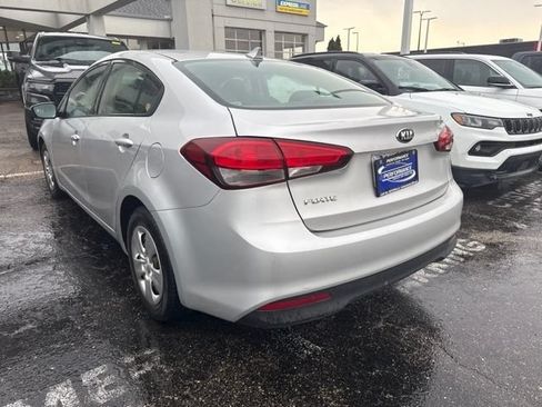Used 2017 Kia Forte LX FWD image 6