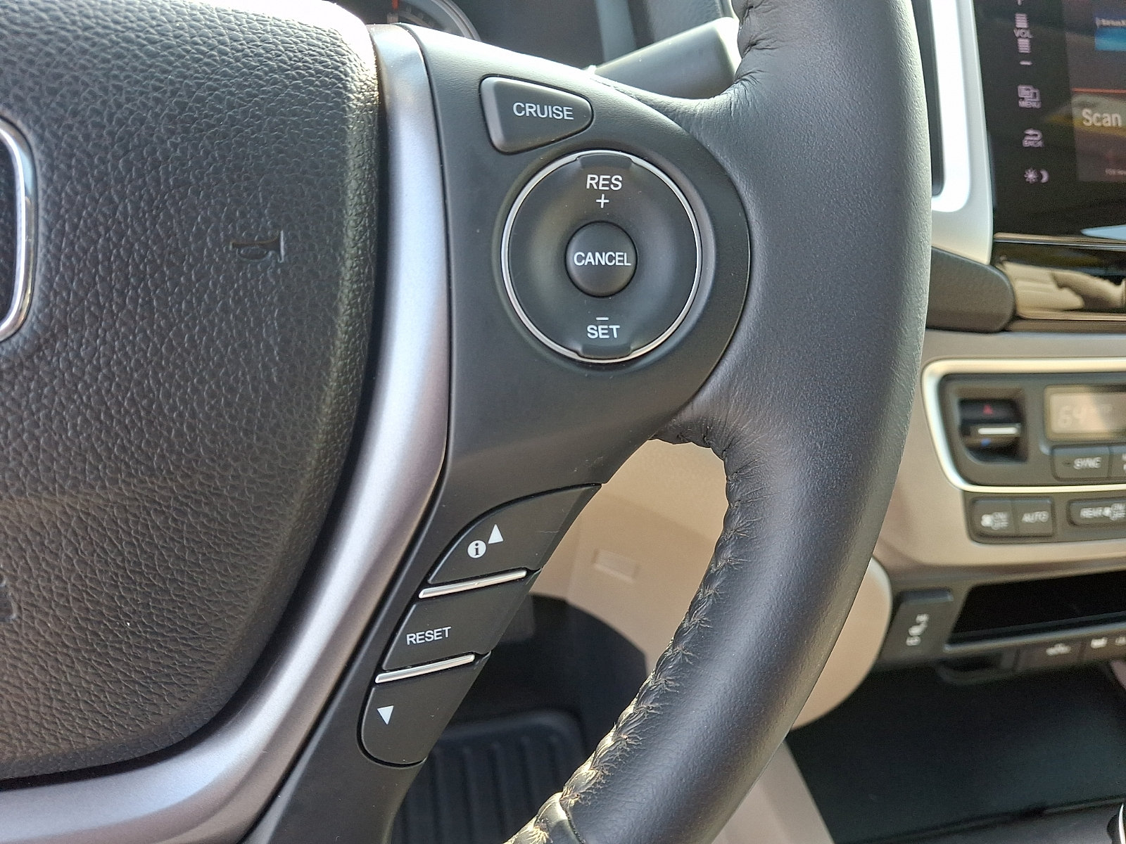 Used 2019 Honda Ridgeline RTL-T image 23
