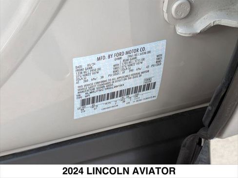 Used 2024 Lincoln Aviator Reserve w/ Equipment Group 201A image 26