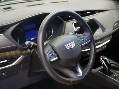 Used 2022 Cadillac XT4 Premium Luxury w/ Enhanced Visibility Package image 11