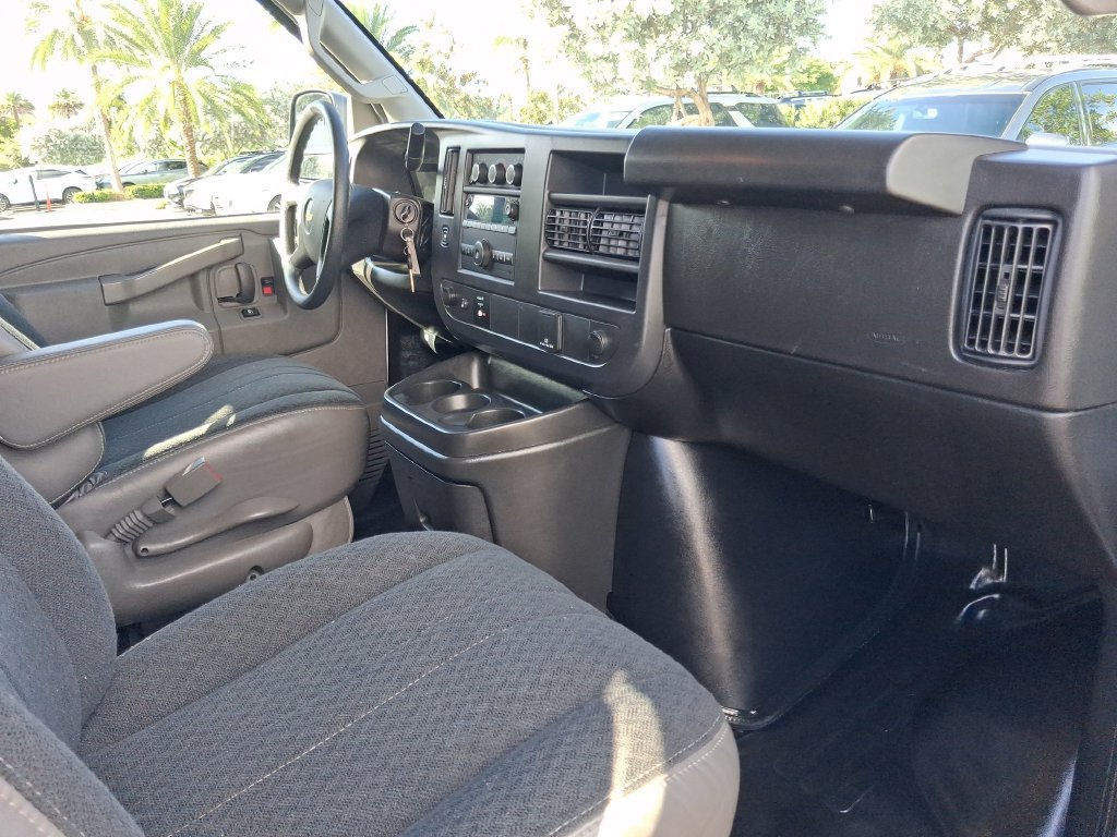 Used 2025 Chevrolet Express 2500 w/ Driver Convenience Package RWD image 16