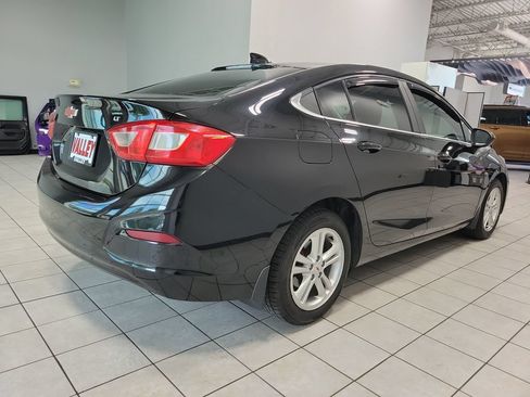 Used 2017 Chevrolet Cruze LT FWD image 11