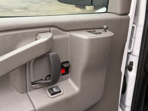Used 2022 Chevrolet Express 3500 Work Van w/ Driver Convenience Package image 24