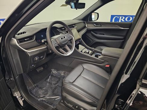 New 2025 Jeep Grand Cherokee Limited w/ Luxury Tech Group II image 11